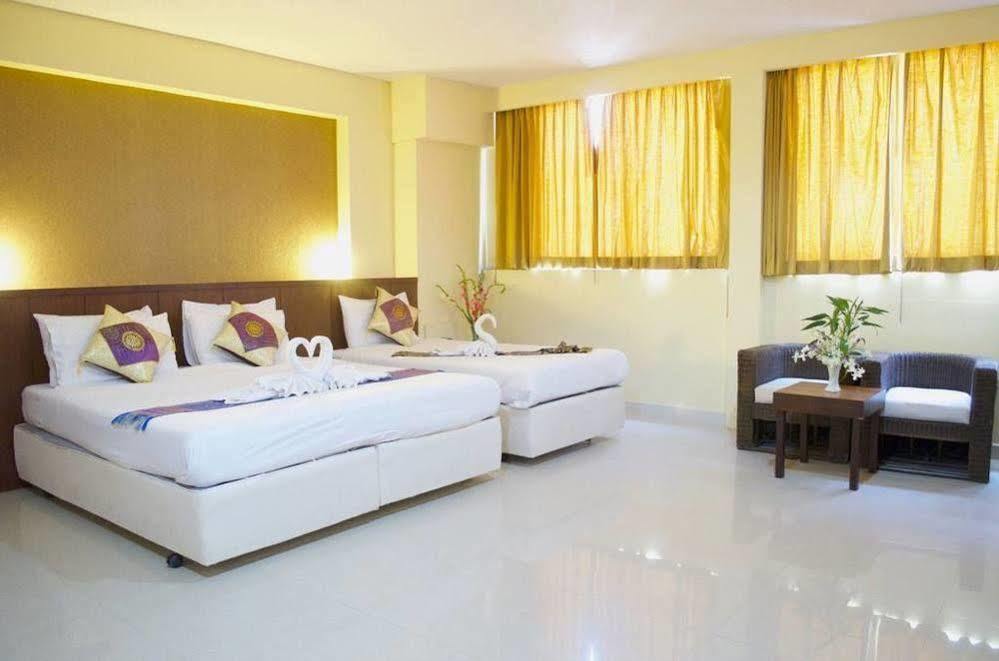 The Son Patong Beach Exterior foto